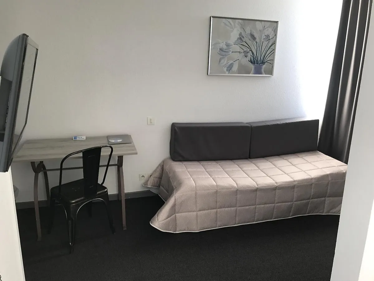 Hotel Residence Les Aiguades Port-de-Bouc 2*,