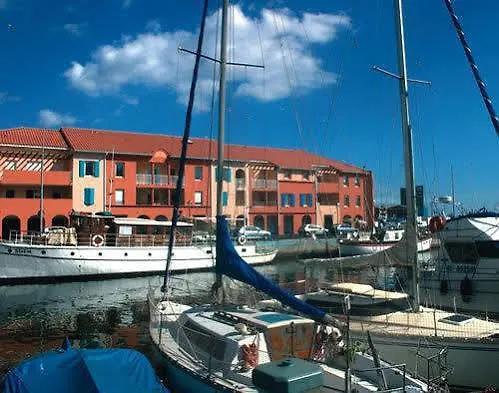 Hotel Residence Les Aiguades Port-de-Bouc