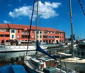 Hotel Residence Les Aiguades Port-de-Bouc